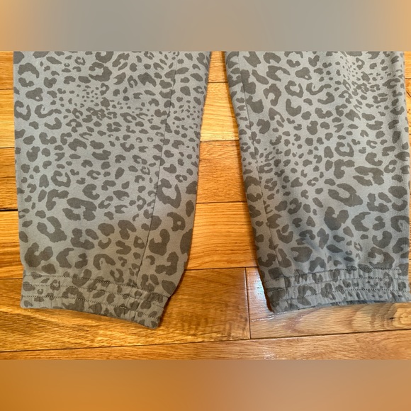 American Eagle sweatpants, size large - Picture 2 of 6